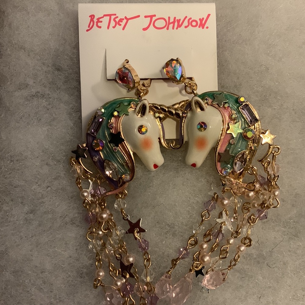 NWT $68 Betsey Johnson Unicorn Fringe Chandelier Earrings - Picture 5 of 7